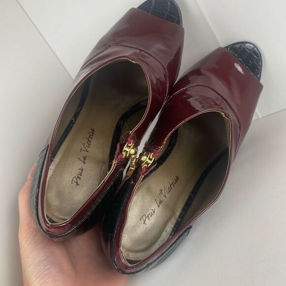 Pour La Victoire Lea Dark Cherry Patent Leather Curved Heel Ankle Bootie Sandal - Picture 7 of 14